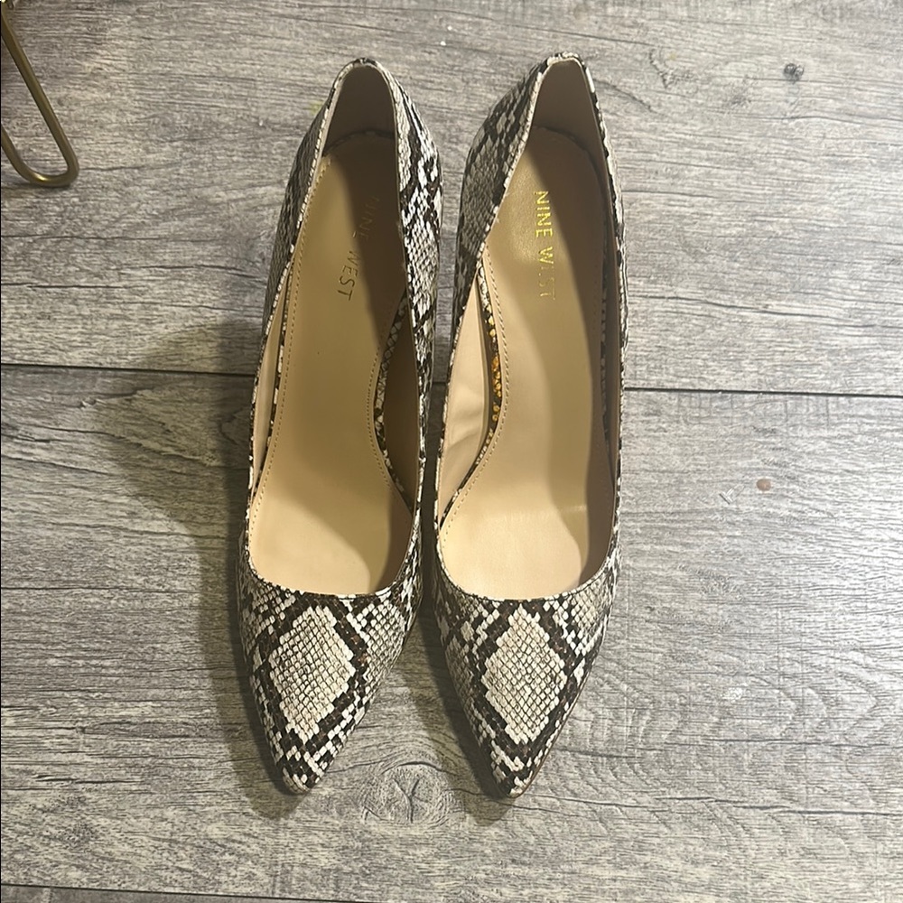 Nine West Black and Cream Heels with Snakeskin Pattern